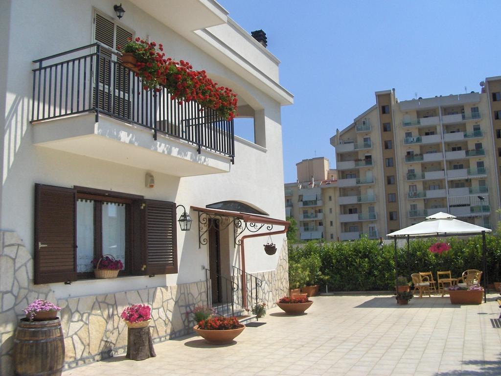 B&B Casa Bianca Таранто Экстерьер фото